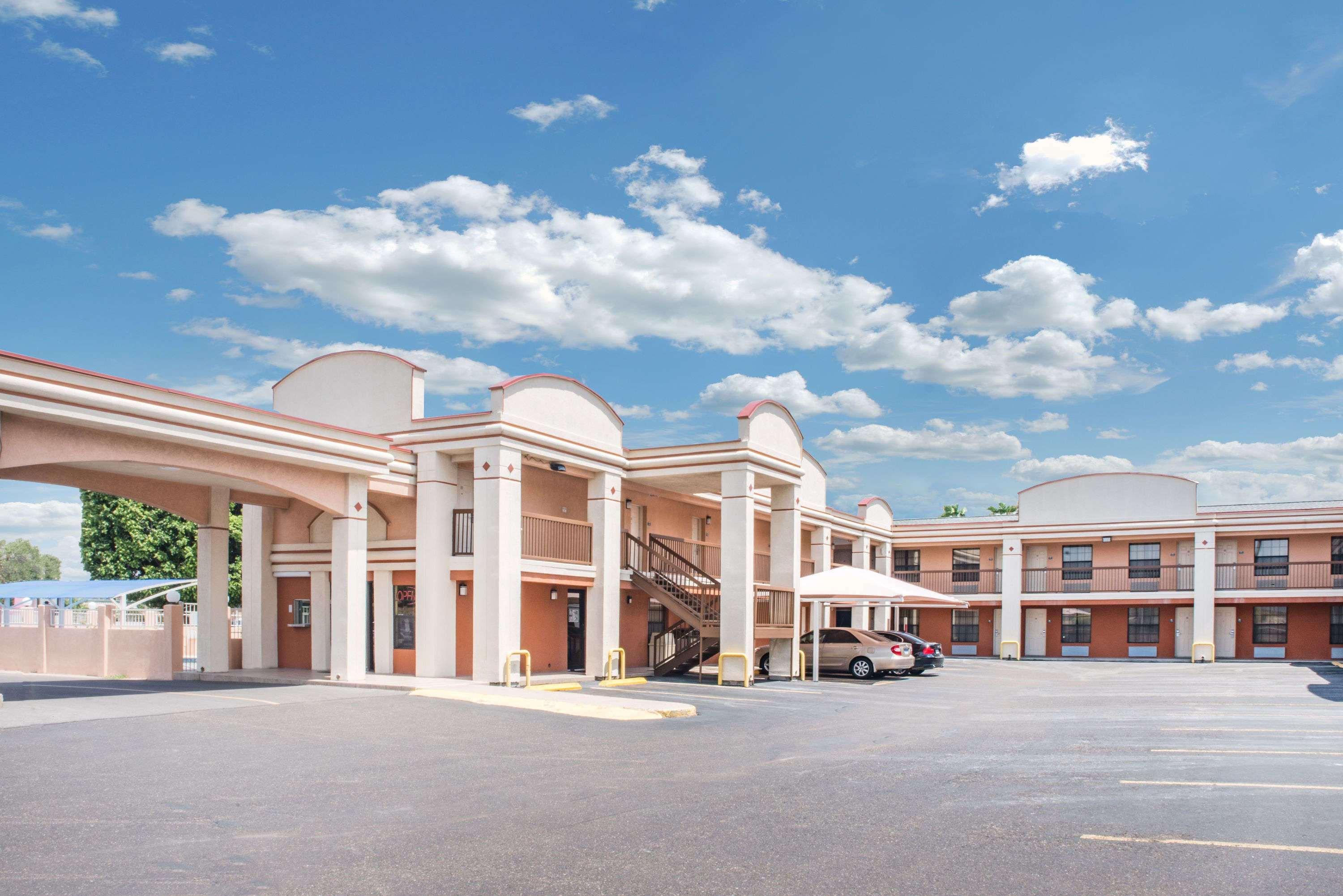 Days Inn By Wyndham Mcallen Exterior photo